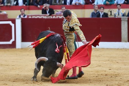 Doté de 30'000 euros, le prix national de la tauromachie avait été remis pour la première fois en 2013 en Espagne, après avoir été créé en 2011 (archives). KEYSTONE