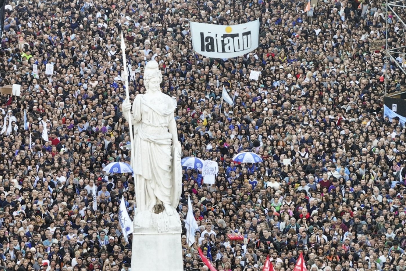 Entre 100'000 et 150'000 personnes ont protesté à Buenos Aires, selon une source policière. KEYSTONE