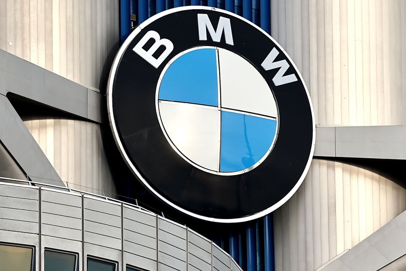 Le groupe BMW qui compte aussi les marques Mini et Rolls-Royce a vu son chiffre d'affaires de 36,6 milliards d'euros de janvier à mars reculer de 0,6 (archives). KEYSTONE