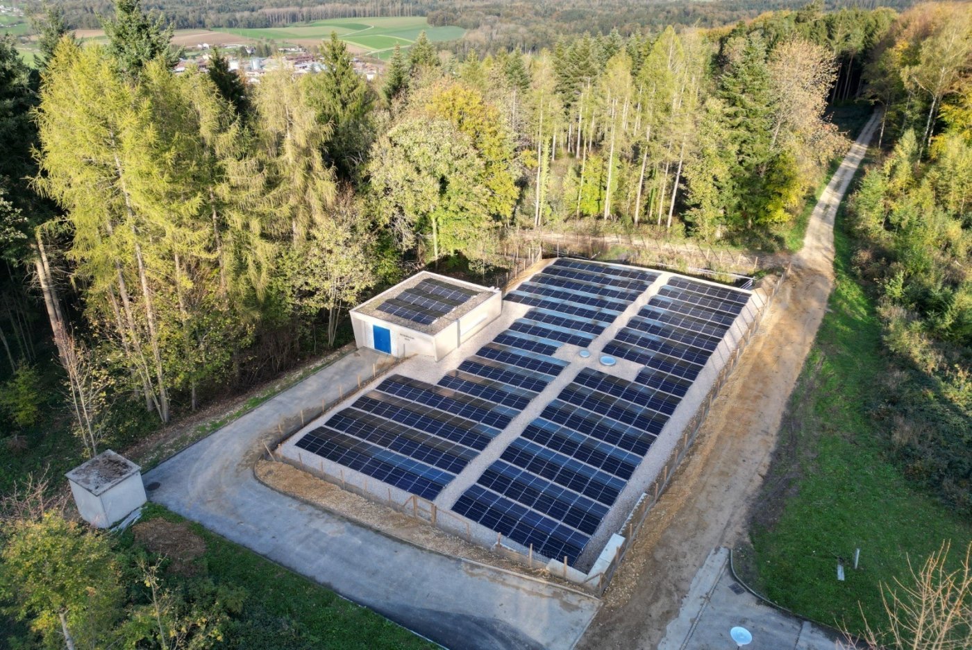 Le Syndicat des eaux de la Vendline (SEV) a installé fin 2022 une centrale solaire sur son réservoir de Bois Juré, à Vendlincourt.