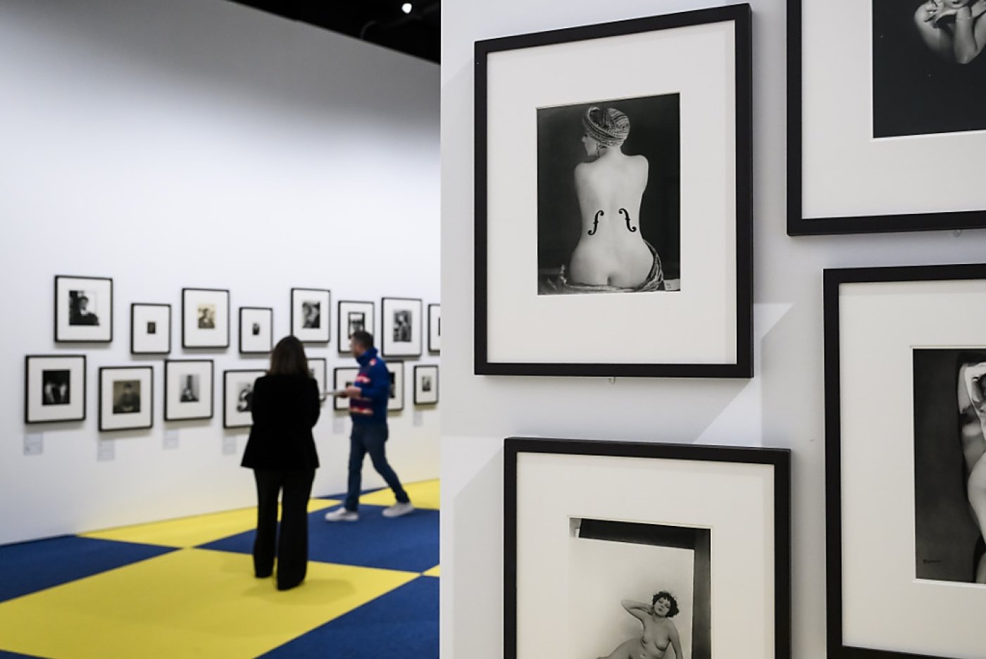 L'exposition réunit 188 photographies de Man Ray, issues d'une collection privée. KEYSTONE