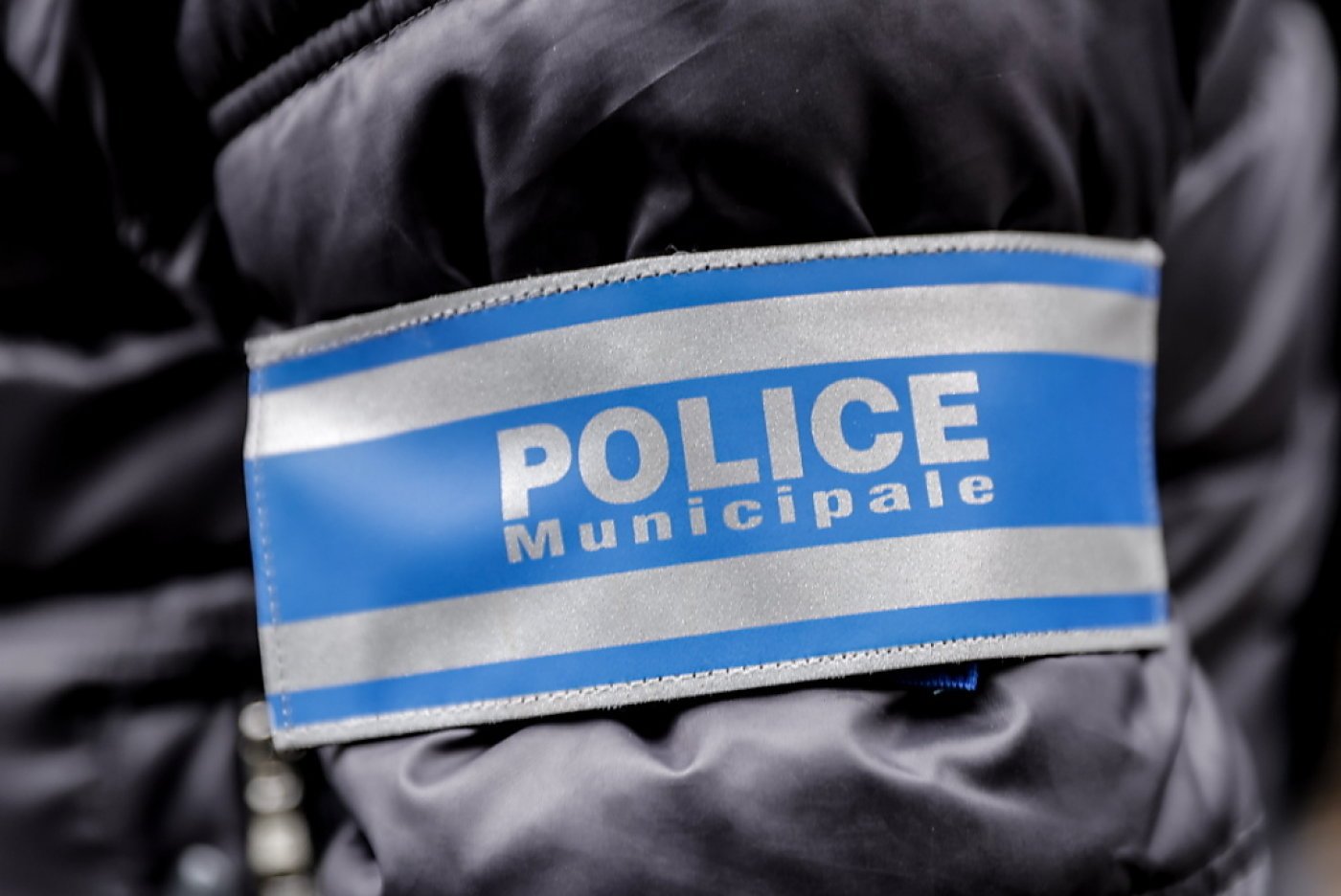 Un policier municipal a été blessé lundi à Schiltigheim, en banlieue de Strasbourg (photo symbolique). KEYSTONE