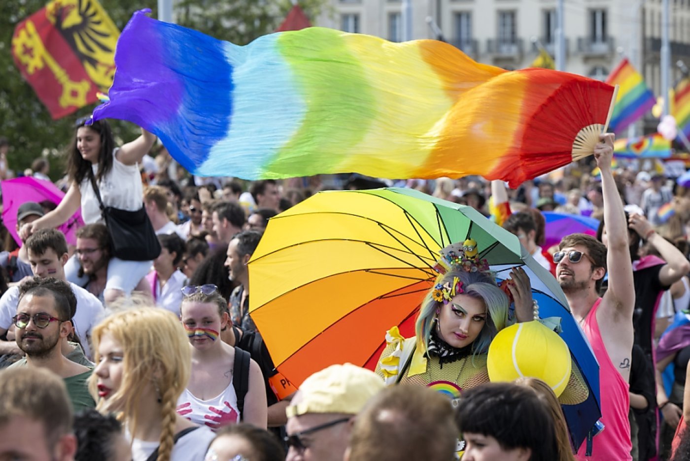Après Genève en 2023 (photo), la Pride romande débarquera en Valais en juillet prochain, plus précisément à Martigny. (Archives). KEYSTONE