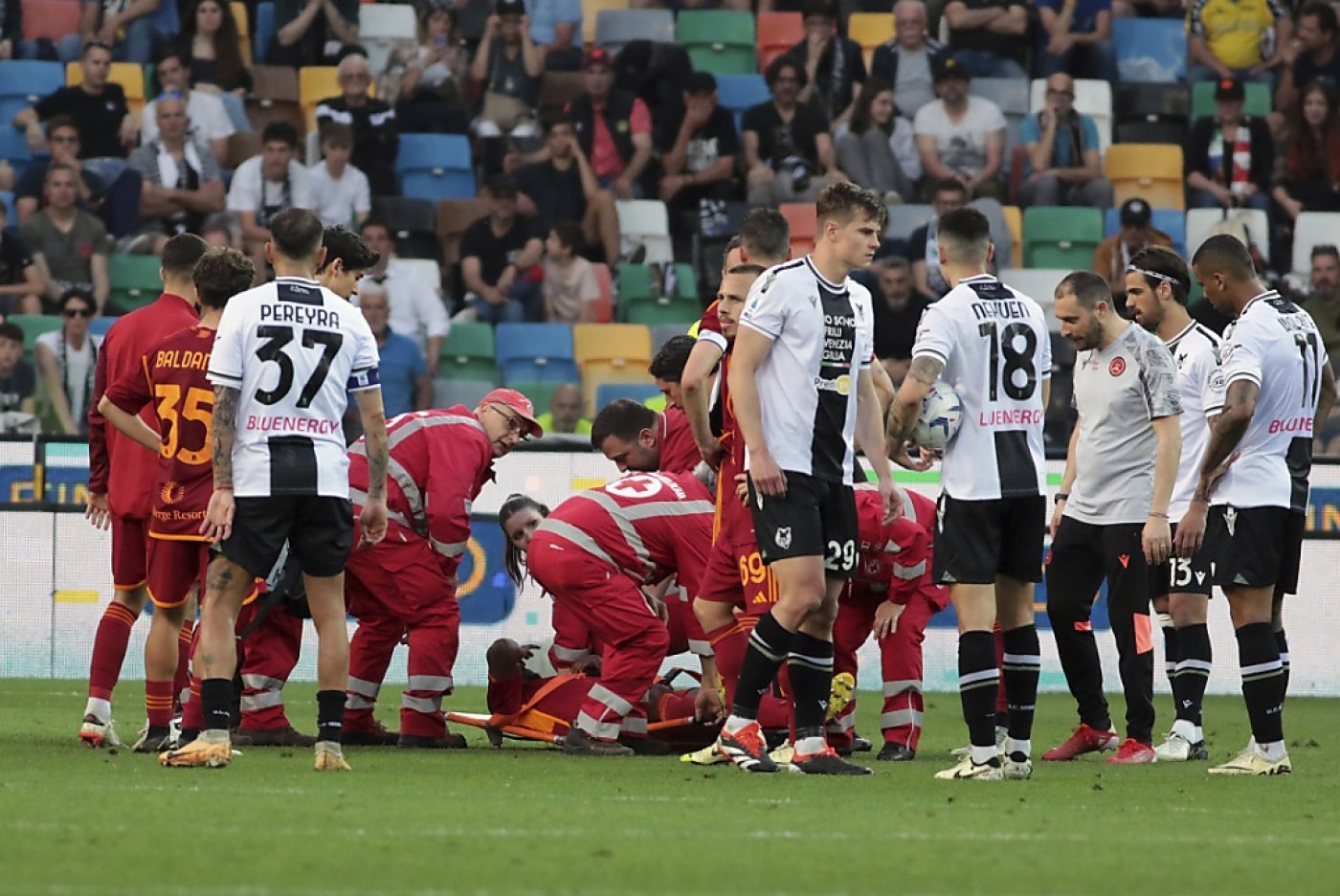 Le match Udinese-AS Rome se terminera le 25 avril KEYSTONE