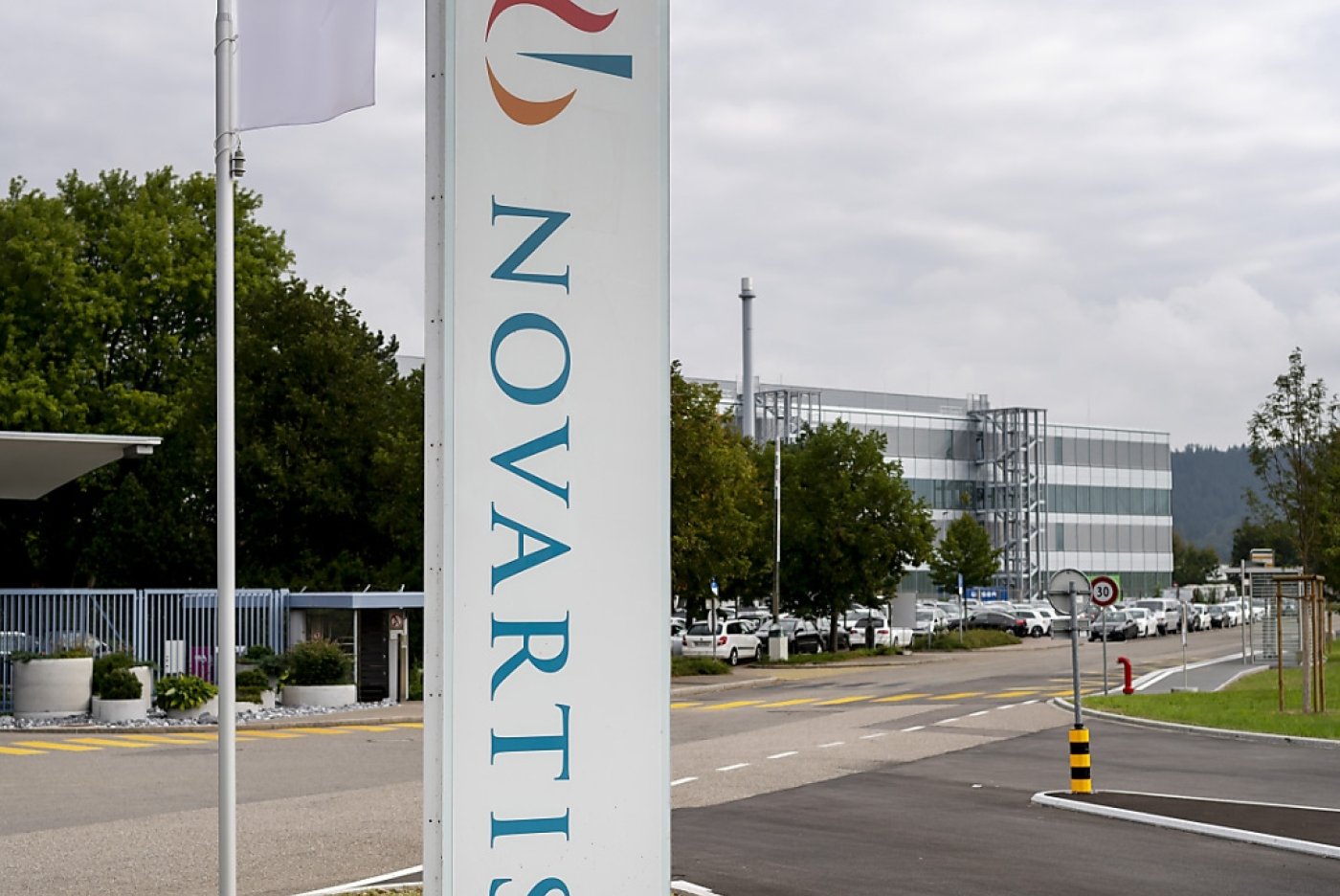 Le géant pharmaceutique Novartis a augmenté ses ventes sur les trois premiers mois de l'année. (archive) KEYSTONE