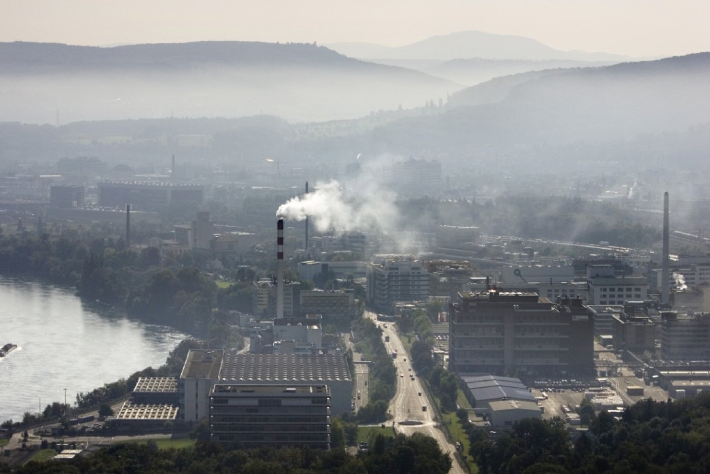 Une alerte à une pollution chimique a été émise vendredi soir à Schweizerhalle (BL). (archives) KEYSTONE