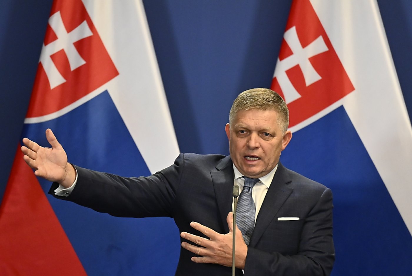 Le Premier ministre slovaque Robert Fico se trouve "entre la vie et la mort" après avoir été blessé par plusieurs balles mercredi. (archives) KEYSTONE