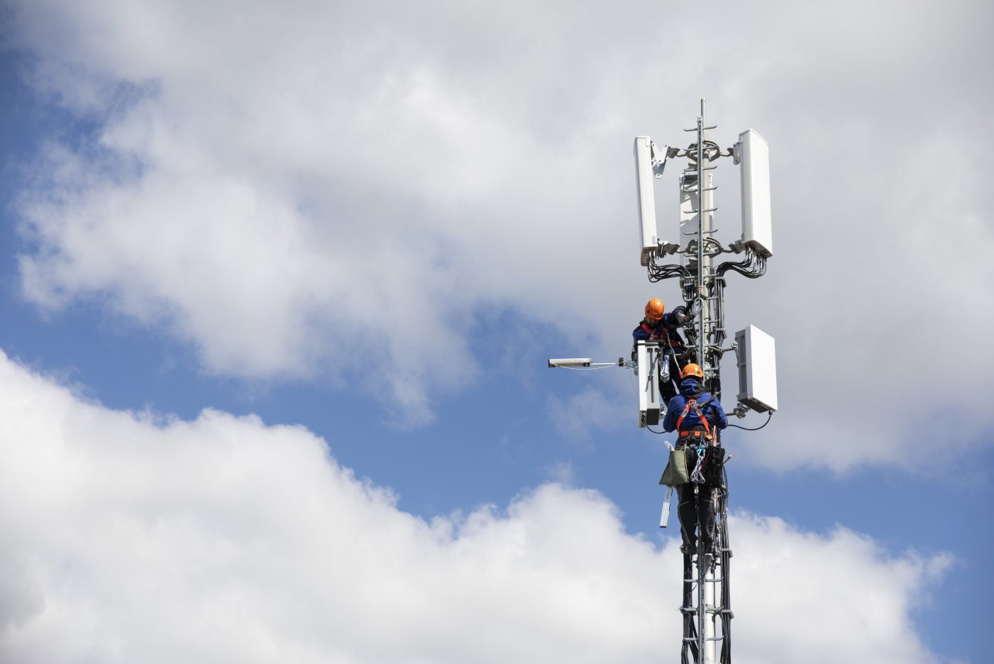 Deux voisins d'un projet d'antenne 5G de Swisscom à Saignelégier s'opposent au permis de construire délivré par le canton du Jura