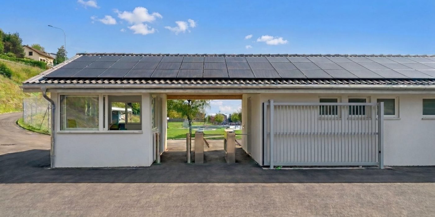Vue 3D du projet de rénovation des vestiaires de la piscine de plein air de Porrentruy. A l'image, l'entrée modifiée.
