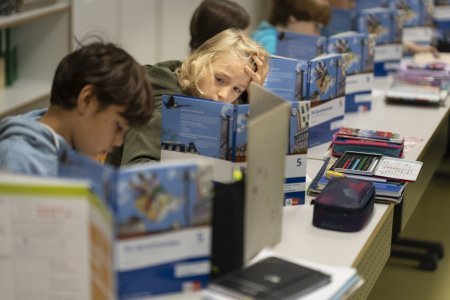 Souvent, les élèves sont sensibilisés à l’utilisation de l’IA dans le cadre des cours d’éducation numérique.